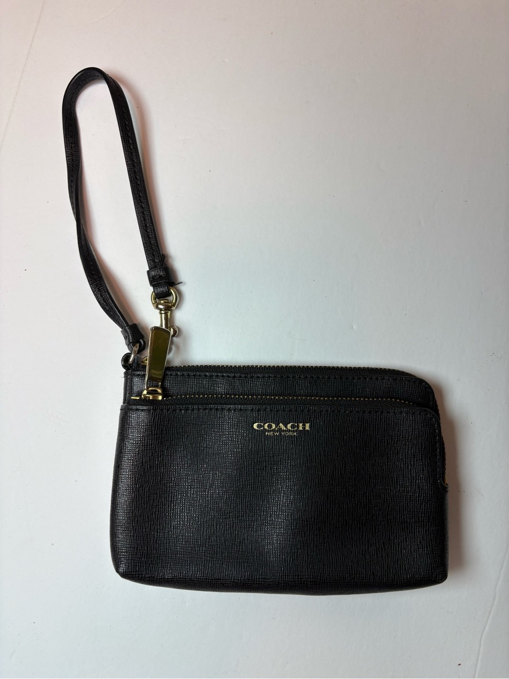 Coach Outlet Corner Zip Wristlet in Refined Pebble Black With Gold Hardware